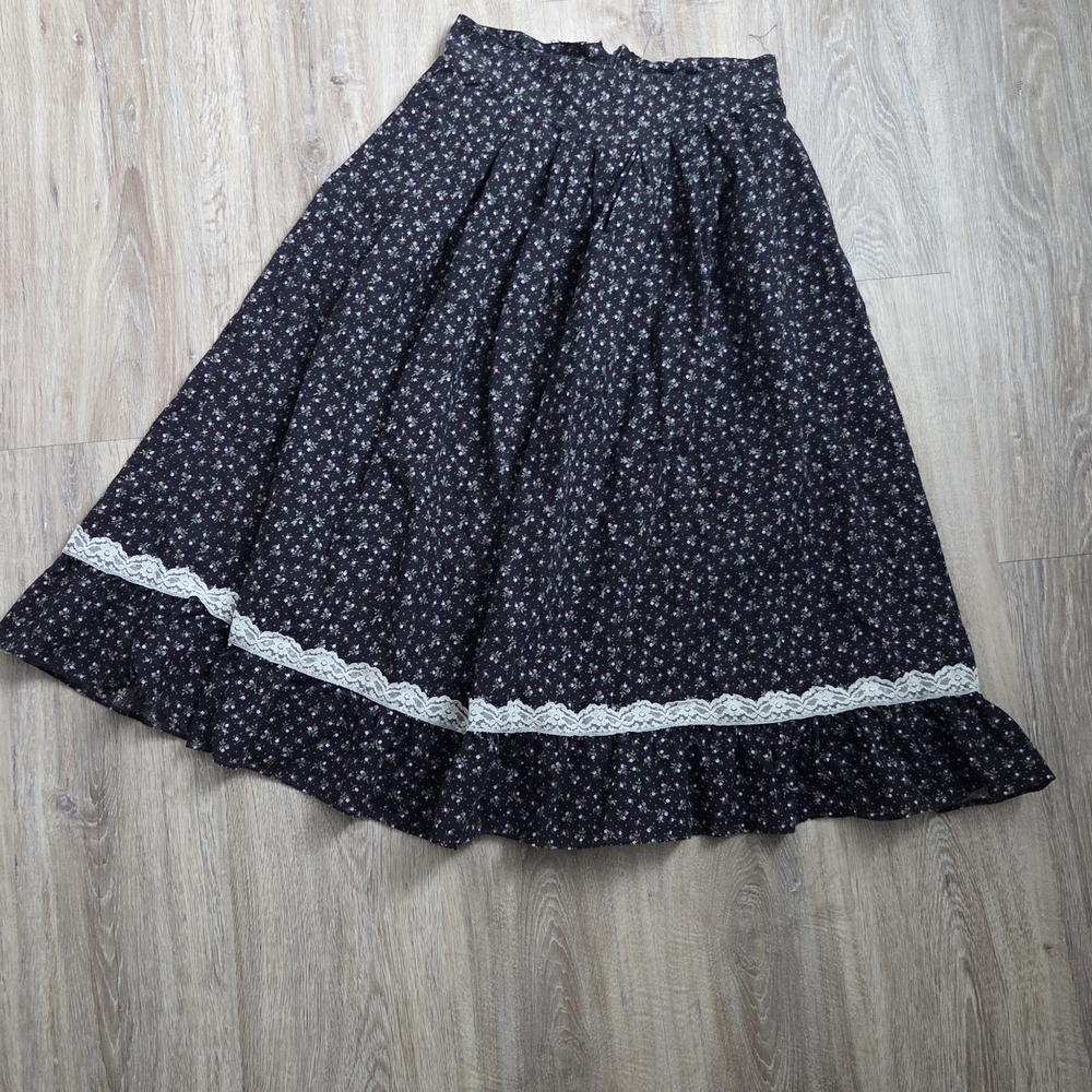 Black Gunne Sax Floral Women's Skirt